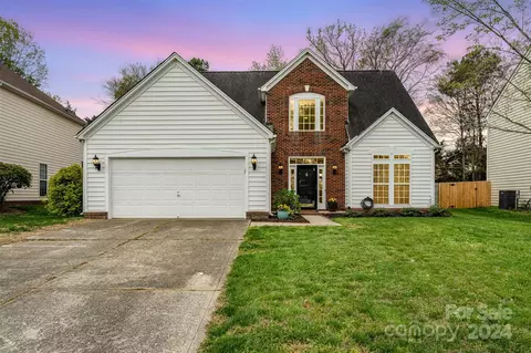 6100 Downfield Wood Dr, Charlotte, NC 28269