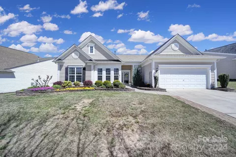 Exterior - 2062 Yellowstone Dr, Fort Mill, SC 29707 photo 8 of 14