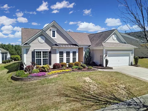 Exterior - 2062 Yellowstone Dr, Fort Mill, SC 29707 photo 9 of 14