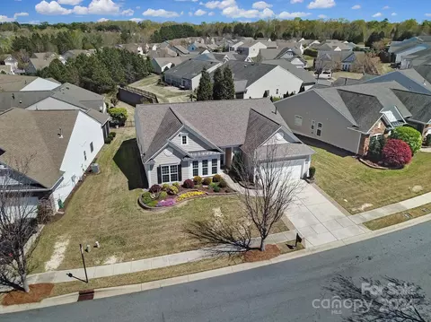 Exterior - 2062 Yellowstone Dr, Fort Mill, SC 29707 photo 11 of 14