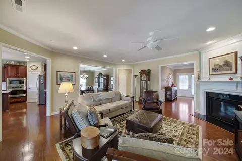 Living - 2062 Yellowstone Dr, Fort Mill, SC 29707 photo 2 of 4