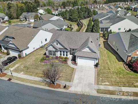 Exterior - 2062 Yellowstone Dr, Fort Mill, SC 29707 photo 12 of 14