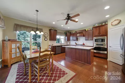 Kitchen - 2062 Yellowstone Dr, Fort Mill, SC 29707 photo 1 of 4