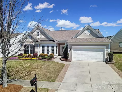 Exterior - 2062 Yellowstone Dr, Fort Mill, SC 29707 photo 2 of 14