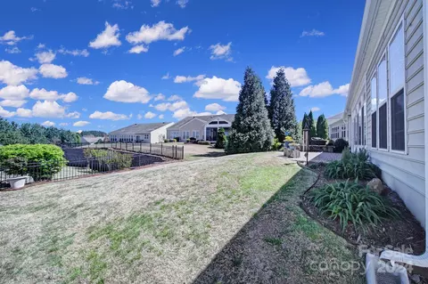 Exterior - 2062 Yellowstone Dr, Fort Mill, SC 29707 photo 7 of 14