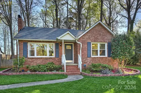 4059 Hiddenbrook Dr, Charlotte, NC 28205