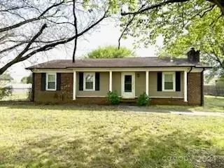 2911 Winston Dr, Concord, NC 28027