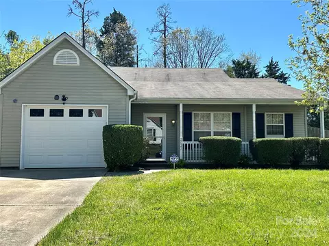 2027 Mallard Woods Pl, Charlotte, NC 28262