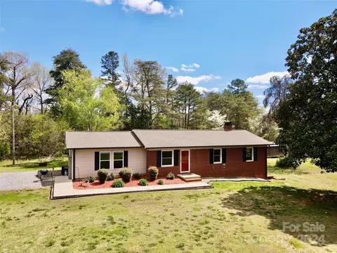 125 Shamrock Ln, Statesville, NC 28625
