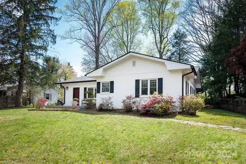 22 School Rd, Asheville, NC 28806