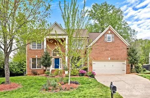 3820 Providence Plantation Ln, Charlotte, NC 28270
