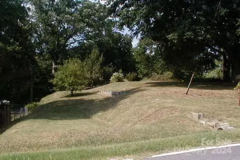 112 Barnes St, Belmont, NC 28012