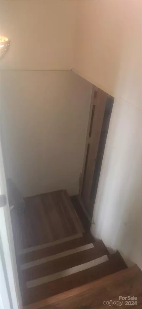 Entry Way - 5060 Hilo Dr, Conover, NC 28613 photo 1 of 1
