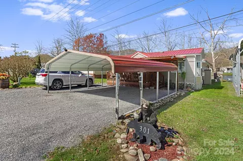 301 Aqua Vista Loop, Waynesville, NC 28785
