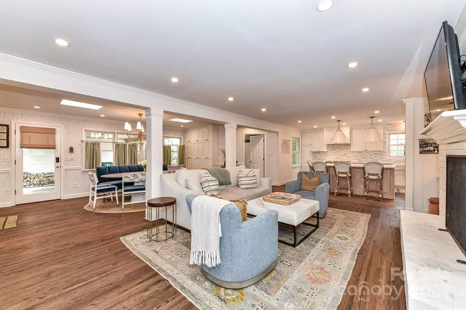 Living - 3026 Rustic Ln, Charlotte, NC 28210 photo 6 of 8