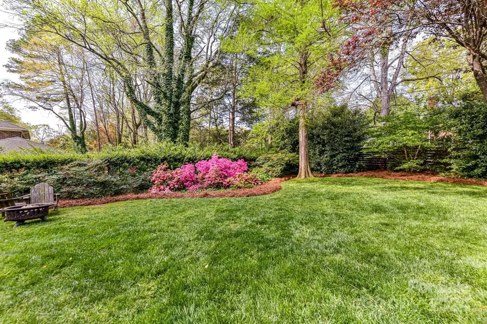 Exterior - 3026 Rustic Ln, Charlotte, NC 28210 photo 6 of 9