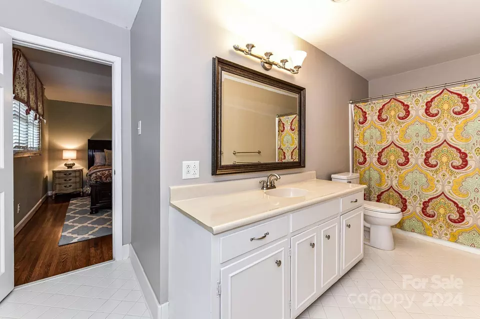 Bath - 3026 Rustic Ln, Charlotte, NC 28210 photo 3 of 4