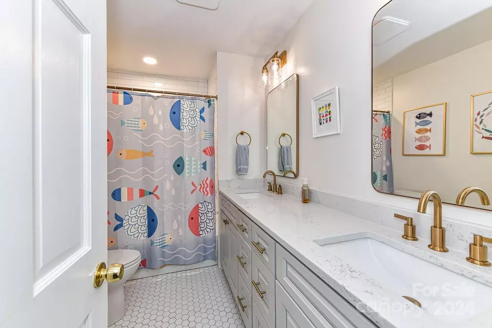 Bath - 3026 Rustic Ln, Charlotte, NC 28210 photo 2 of 4