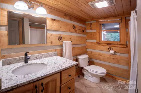 Bath - 290 Hawks Lake Dr, Seven Devils, NC 28604 photo 1 of 3