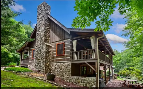 Exterior - 290 Hawks Lake Dr, Seven Devils, NC 28604 photo 2 of 11