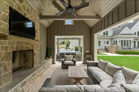 Exterior - 905 Martingale Ln, Davidson, NC 28036 photo 6 of 11