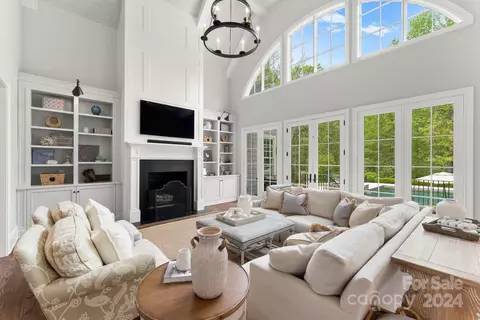 Living - 905 Martingale Ln, Davidson, NC 28036 photo 1 of 5