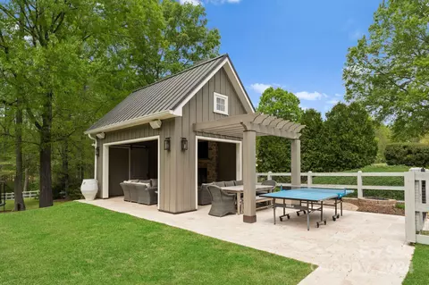 Exterior - 905 Martingale Ln, Davidson, NC 28036 photo 9 of 11