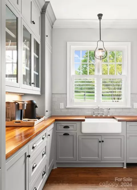 Kitchen - 905 Martingale Ln, Davidson, NC 28036 photo 5 of 5