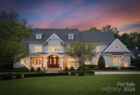 905 Martingale Ln, Davidson, NC 28036
