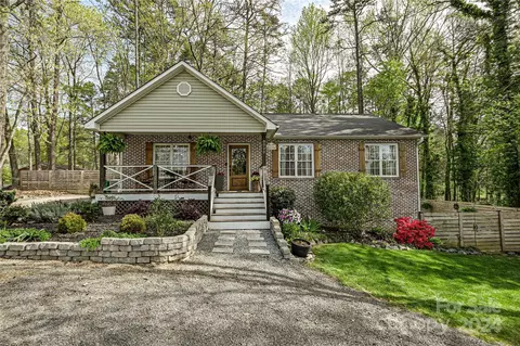 8020 Harriett Ave, Charlotte, NC 28216