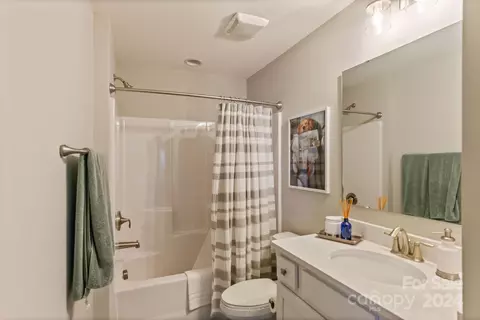 Bath - 184 Broadleaf Dr, Denver, NC 28037 photo 4 of 4