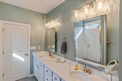 Bath - 184 Broadleaf Dr, Denver, NC 28037 photo 2 of 4
