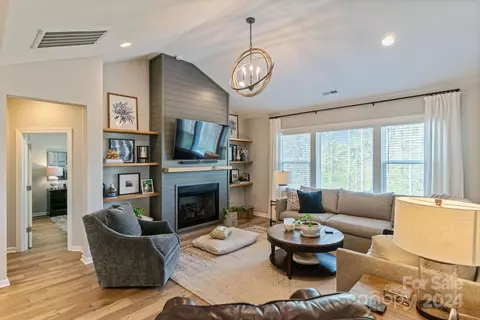 Living - 184 Broadleaf Dr, Denver, NC 28037 photo 1 of 2