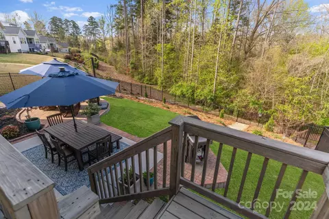 Exterior - 184 Broadleaf Dr, Denver, NC 28037 photo 4 of 8