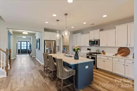 Kitchen - 184 Broadleaf Dr, Denver, NC 28037 photo 2 of 4
