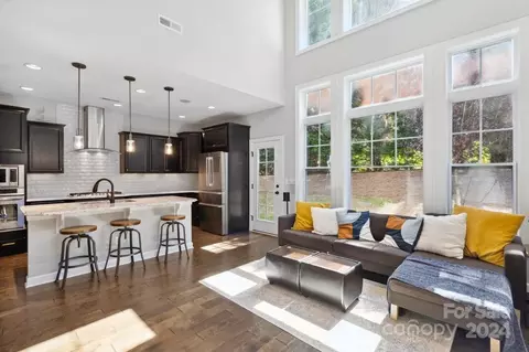 15112 Sapphire Hill Ln, Charlotte, NC 28277