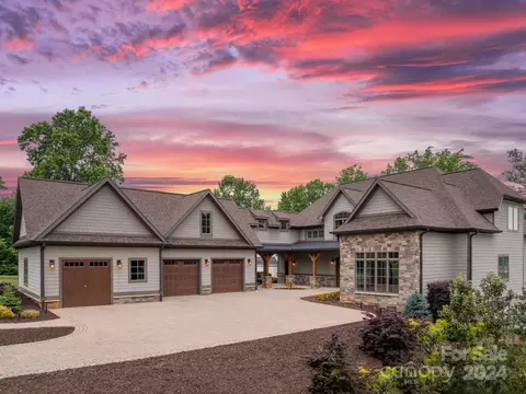 268 Bridgewater Ln, Mooresville, NC 28117
