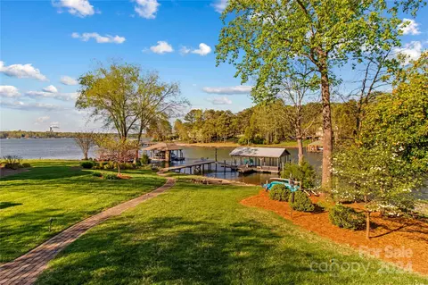 108 Renwick Ln, Mooresville, NC 28117