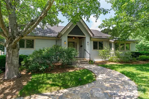 201 Eastmoor Dr, Asheville, NC 28805