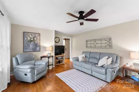 Living - 3436 Us 70 E Hwy E, Marion, NC 28752 photo 1 of 3