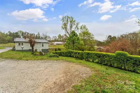 Exterior - 3436 Us 70 E Hwy E, Marion, NC 28752 photo 5 of 9