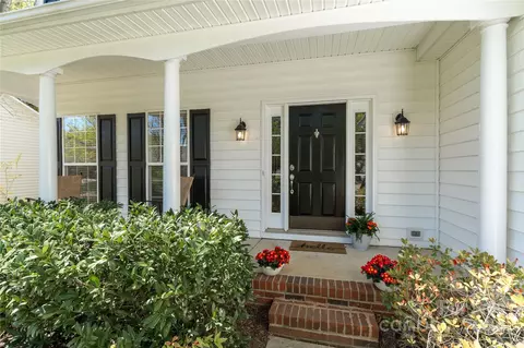 20215 Tailwind Ln, Cornelius, NC 28031