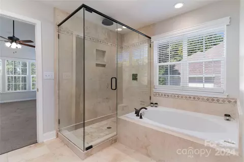 Bath - 20215 Tailwind Ln, Cornelius, NC 28031 photo 2 of 3
