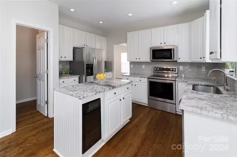 Kitchen - 20215 Tailwind Ln, Cornelius, NC 28031 photo 2 of 3