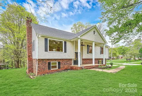 4531 Oakwood Cir, Gastonia, NC 28056