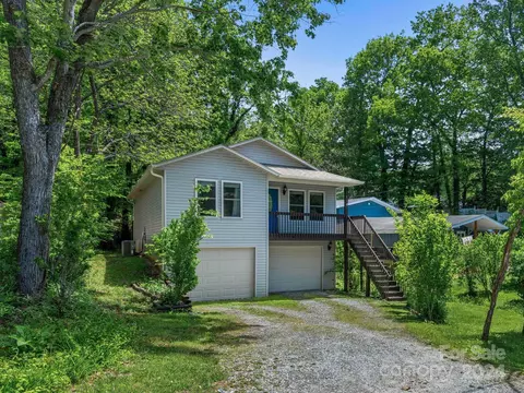 141 Locust Ct, Arden, NC 28704