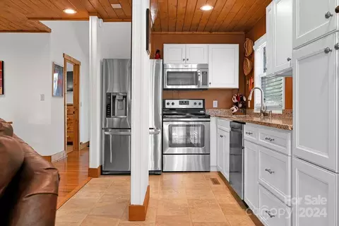 Kitchen - 72 Uloque Ct, Brevard, NC 28712 photo 1 of 1