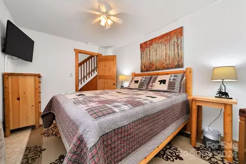 Bedroom - 72 Uloque Ct, Brevard, NC 28712 photo 5 of 9