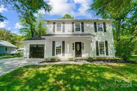 10504 Camelback Cir, Charlotte, NC 28226