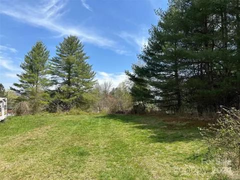 Kanes Drive, Hendersonville, NC 28739